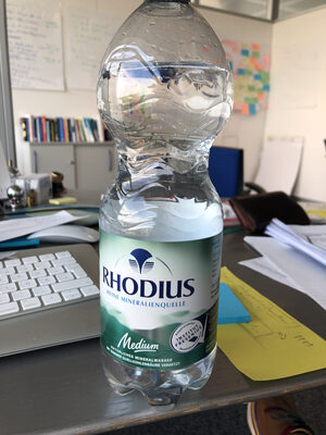 Rhodius Mineralwasser medium