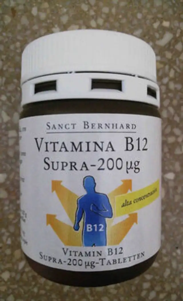 vitamina b12 front packaging