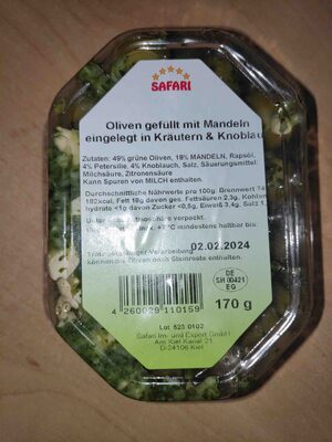 Oliven gefüllt mit Mandeln eingelegt in Kräutern & Knoblauch