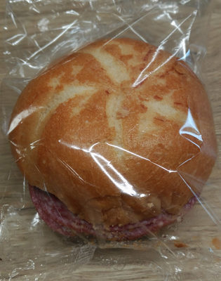 Kaisersemmel Salami