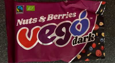 Vego dark Nuts & Berries front packaging