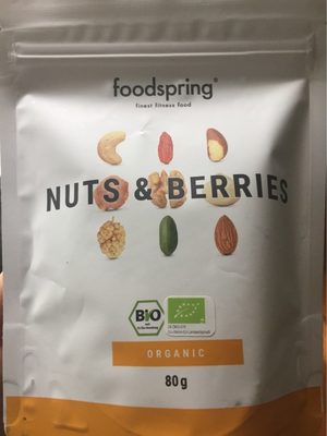 Foodspring Nüsse &beeren front packaging
