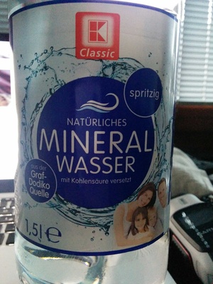 Natürliches Mineralwasser front packaging