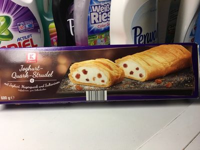 Joghurt Quark Strudel front packaging