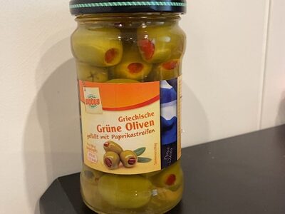 Grüne Oliven gefüllt mit Paprikastreifen front packaging