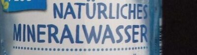 Natürliches Mineralwasser ingredients label