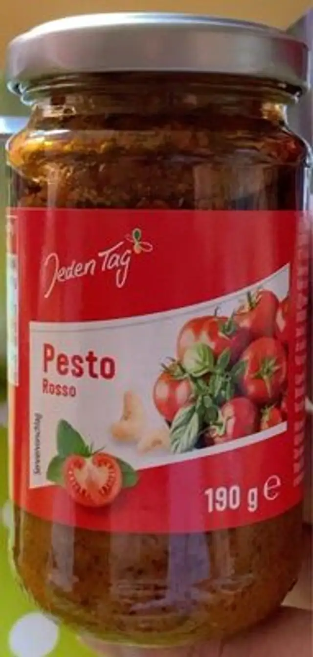 Pesto Rosso front packaging