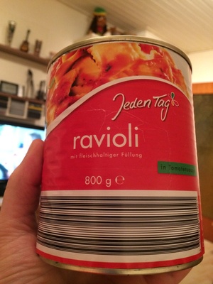 Ravioli mit fleischhaltiger Füllung