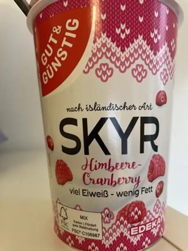 Skyr Himbeere cranberry front packaging