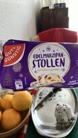Edelmarzipan Stollen