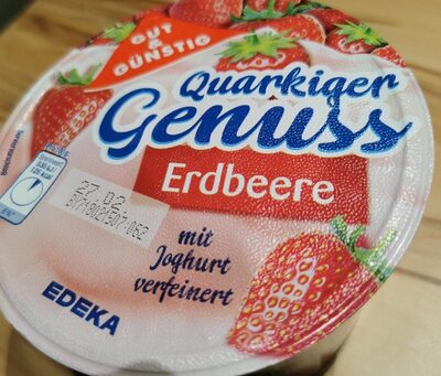 Quarkiger Genuss - Erdbeere front packaging