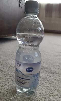 Natürliches Mineralwasser