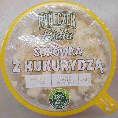 Surówka z kapusty białej z kukurydzą, marchwią, porem z dodatkiem sosu majonezowego