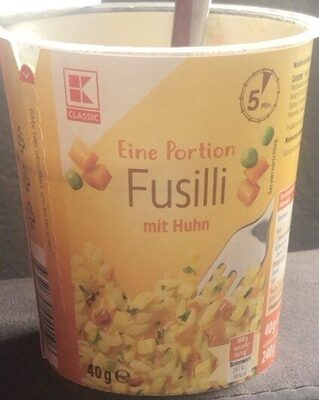 Eine Portion Fusilli mit Huhn