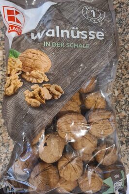 Walnüsse in der Schale