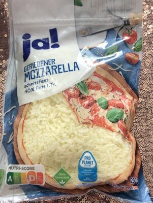 Geriebener Mozzarella schnitt