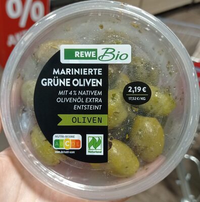 Marinierte grüne Oliven