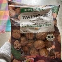 Walnüsse in der Schale