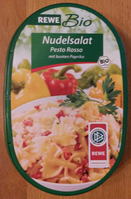 Nudelsalat Pesto Rosso mit bunten Paprika