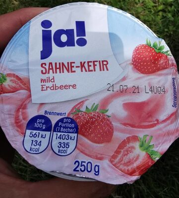 Sahne-Kefir mit Erdbeere