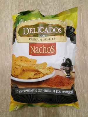 Чипсы кукурузные «Начос» с кусочками оливок и паприкой front packaging