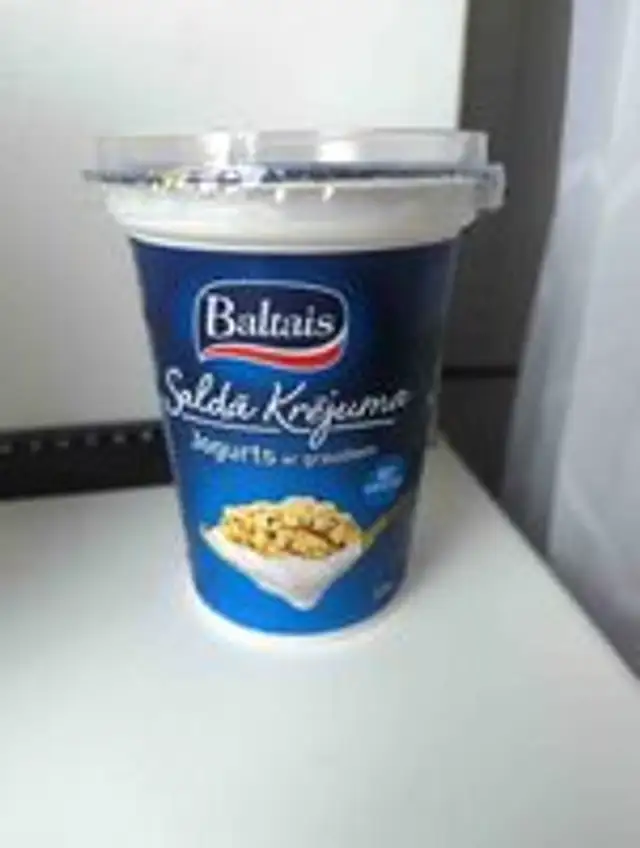 Saldā krējuma jogurts ar graudiem