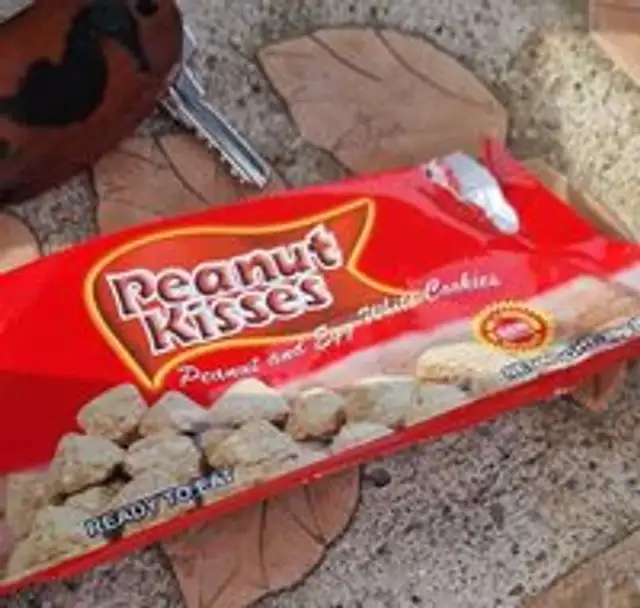 Peanut Kisses