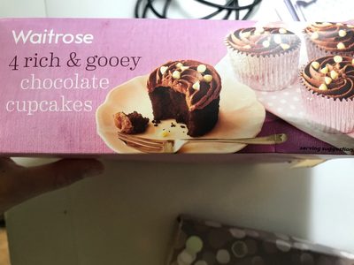 rich& gooey chocolate cupcakes front packaging
