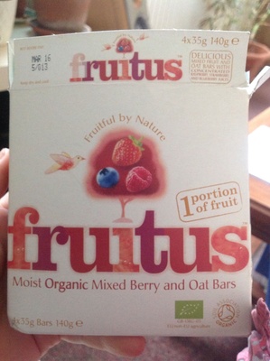 Fruitus moist organic mixed berry and oat bars
