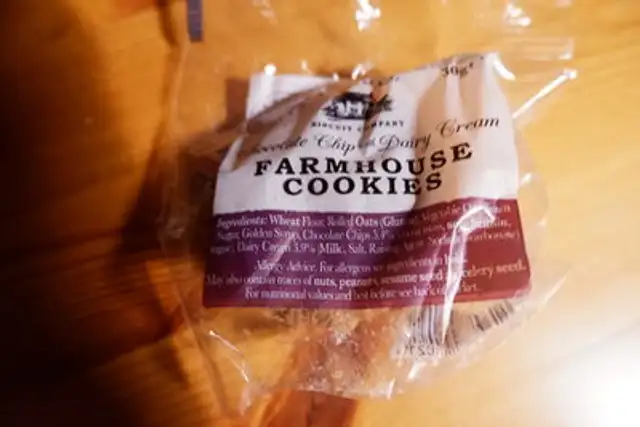 The Isle of Wight Biscuit Company - Farmhouse Cookies front packaging