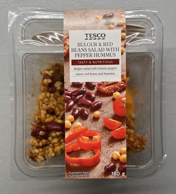 Bulgur & red beans salad with pepper hummus