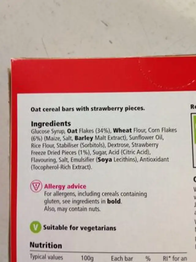 Tesco Goodness Cereal Bar Strawberry 6Pk ingredients label