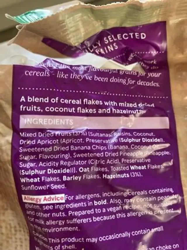 Fruit & nut muesli ingredients label