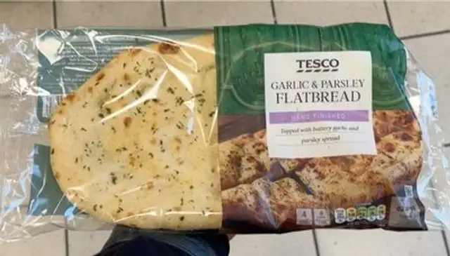 Gatlic and parsley flatbread front packaging