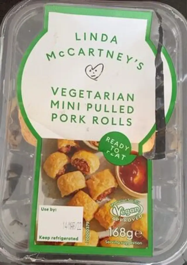 Vegetarian mini pulled pork rolls