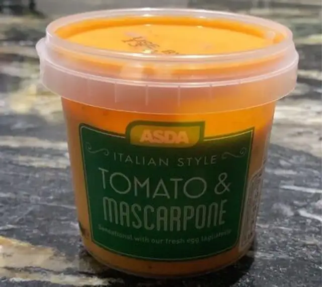Tomato & Mascarpone pasta sauce front packaging