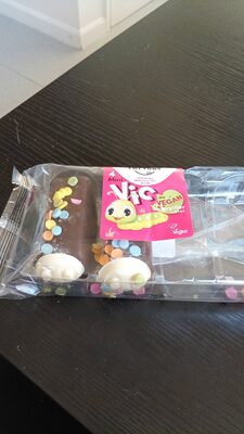 Vic the vegan caterpillar cakes