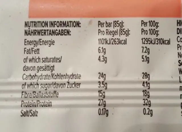 High protein snack bar - Strawberries & cream nutrition facts table