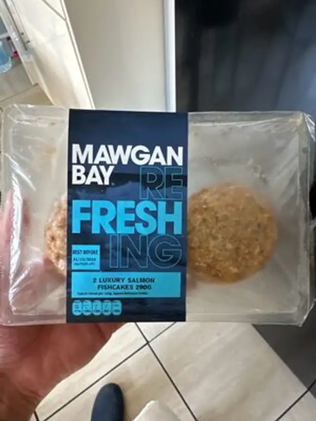 Luxury Salmon Fishcakes front packaging