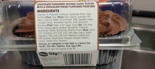 Chocolate fudge cupcakes ingredients label