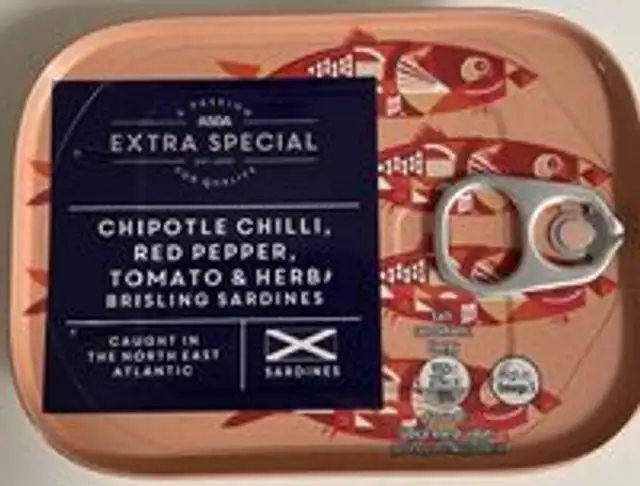 Chipotle chili, red pepper, tomato & herbe brisling sardines