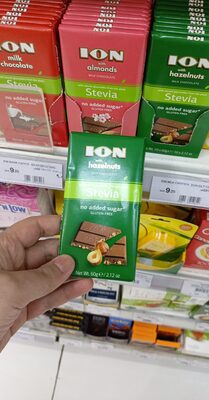 Млечен шоколад с лешници и стевия