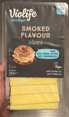 Vegan sýr uzený front packaging