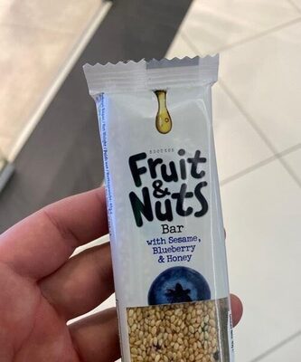 Bar with sesame, blueberry and honey