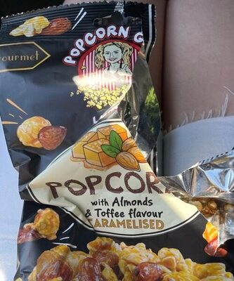 Popcorn caramel with almonds
