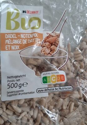 Mélange de dattes et noix