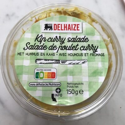 Kip curry salade met hummus en kaas