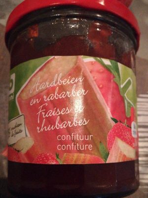 Confiture fraises et rhubarbes
