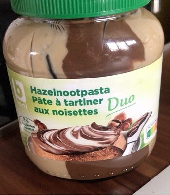 Pâte a tartiner aux noisettes front packaging