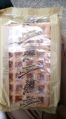 Gaufre molle avec sucre en poudre